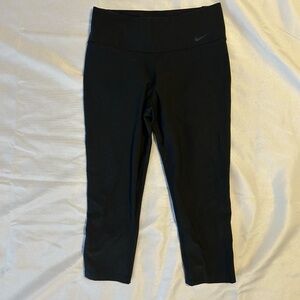 Nike Dri-Fit Women’s Capri Leggings - SIZE SMALL